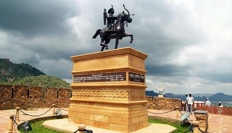 ajmer,tourist places in ajmer,ajmer tourism,holidays in ajmer,rajasthan,rajasthan tourism,tourist places in ajmer,holidays,travel guide,travel tips