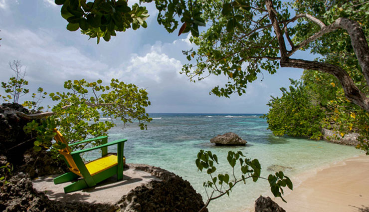 5 Private Beaches That are Best For Honeymoon Couples