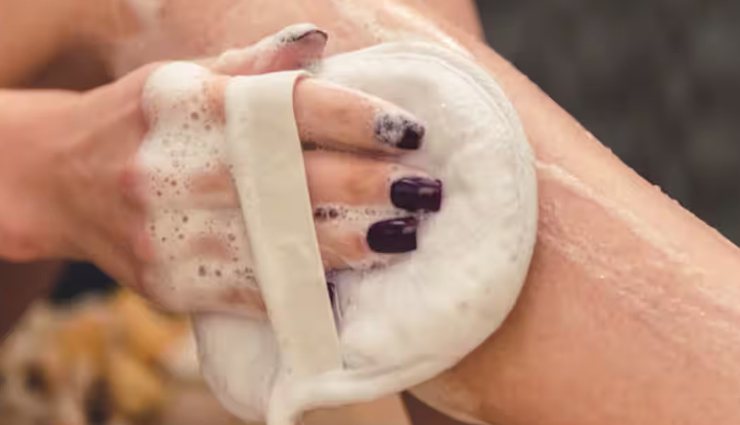 क्यों आती है योनि से सडे़ हुए प्याज की गंध, जानिये इसके कारण और इसे दूर करने के आसान तरीके vagina smells like onions,onion odor vagina,causes of onion smell in vagina,symptoms of vaginal odor,treatment for onion smell in vagina,how to get rid of onion odor in vagina