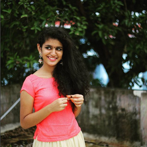 priya prakash varrier,hot pics of priya prakash varrier,latest internet sensation,entertainmnet news