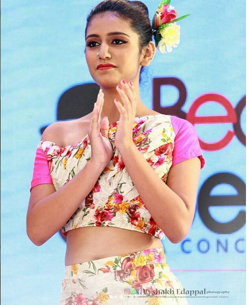 priya prakash varrier,hot pics of priya prakash varrier,latest internet sensation,entertainmnet news