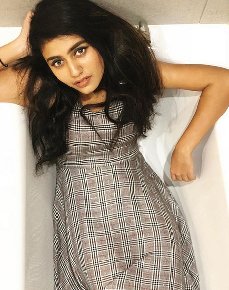 प्रिया प्रकाश वारियर का नया बाथटब अवतार, फोटोशूट हुआ वायरल, तस्वीरे priya prakash varrier,priya prakash varrier latest photoshoot,wink girl priya prakash varrier latest photoshoot