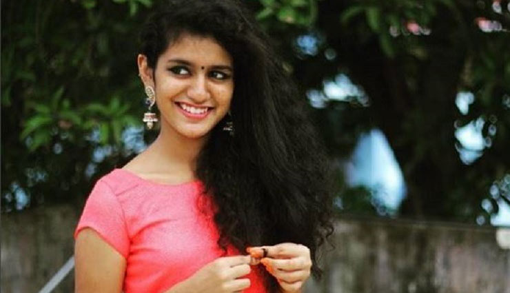 इंटरनेट पर सनसनी फैलानी वाली प्रिया प्रकाश वारियर ने खुद को बताया बेरोजगार...