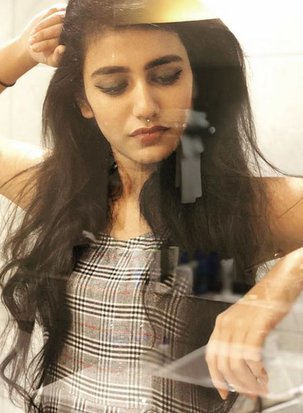 प्रिया प्रकाश वारियर का नया बाथटब अवतार, फोटोशूट हुआ वायरल, तस्वीरे priya prakash varrier,priya prakash varrier latest photoshoot,wink girl priya prakash varrier latest photoshoot