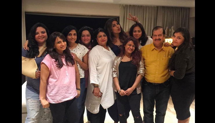 priyanka chopra,sonam kapoor,bipasha basu,malaika arora khan,sonakshi sinha,athiya shetty,bollywood celebrities and their best friends,best friends of bollywood divas