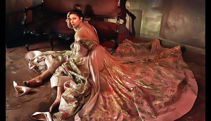 HOT PICS- Priyanka Chopra's Latest Photoshoot is Too HOT To Handle