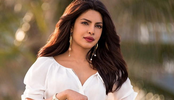 प्रियंका का एक और झटका, अभी साइन नहीं की कल्पना चावला बॉयोपिक