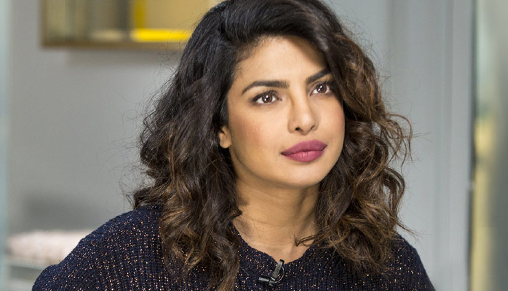 नाना पाटेेकर पर आरोपों केे बाद दो धड़ों में बंट गया बॉलीवुड, इन सेलेब्स ने तनुश्री दत्ता का खुलकर किया समर्थन bollywood,tanushree dutta,harassment case,nana patekar