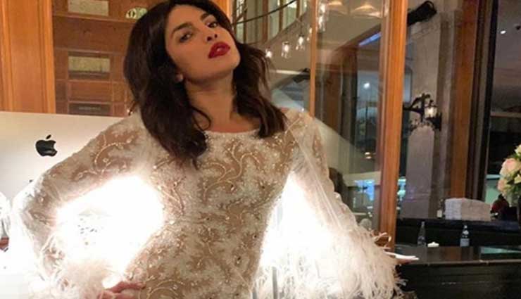PICS- Featherweight Champion Priyanka Chopra enjoys super fun bachelorette party with girl gang