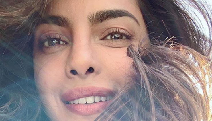 Priyanka Chopra looks stunning in this candid sun-kissed selfie