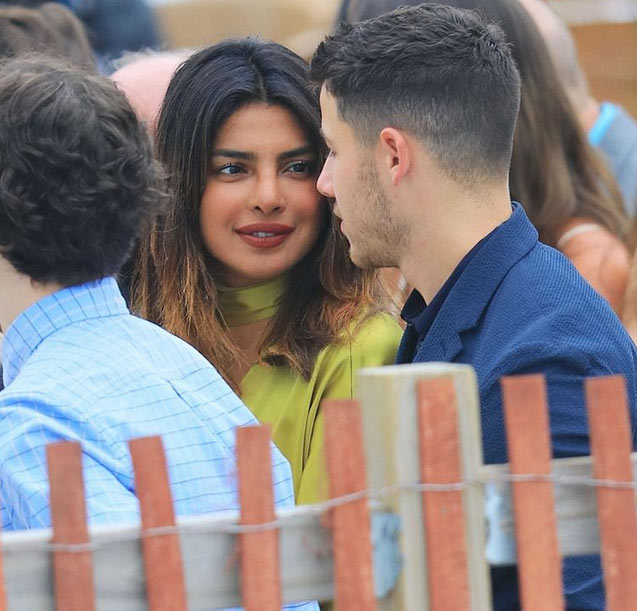 bollywood,priyanka chopra,nick jonas,viral photo