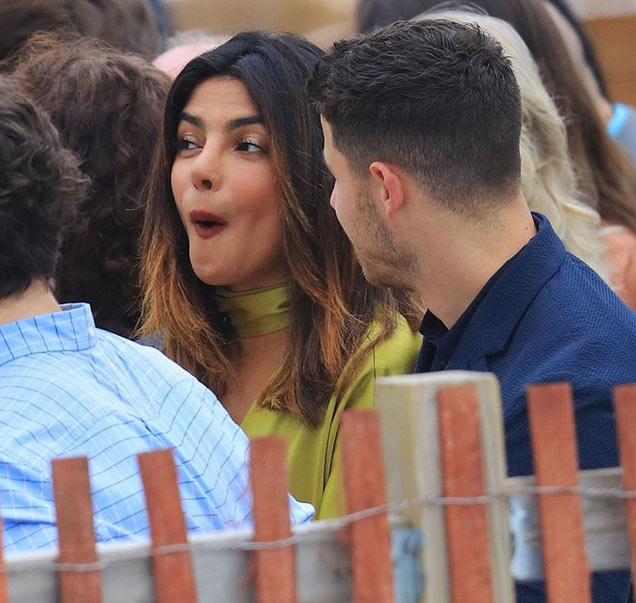 bollywood,priyanka chopra,nick jonas,viral photo