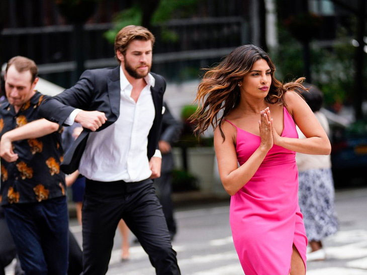 priyanka chopra,dance,street,newyork,hollywood