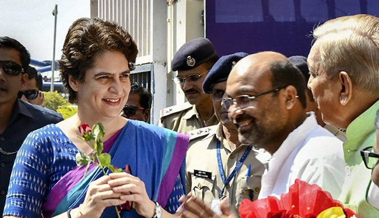 जब पार्टी कार्यकर्ता ने प्रियंका गांधी से की  चुनाव लड़ने की अपील तो मजाकिया अंदांज में उन्होंने कह दी ये बात...