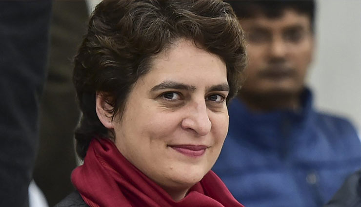 वाराणसी : PM मोदी के खिलाफ चुनाव लड़ सकती है प्रियंका गांधी 