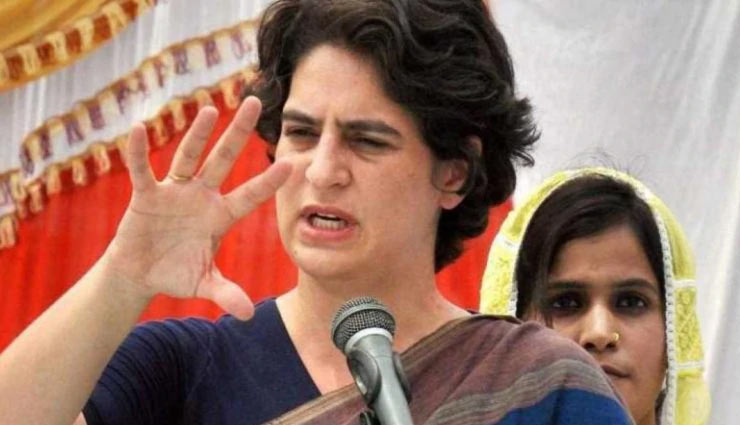 news,news in hindi,demonetisation anniversary,congress,priyanka gandhi,reaction on demonetisation,mamata banerjee,bjp,pm modi