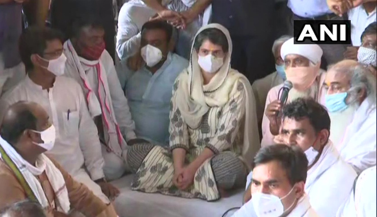 हाथरस कांड /  प्रार्थना सभा में शामिल हुईं प्रियंका गांधी,  कहा- हम अन्याय के खिलाफ लड़ेंगे, लड़ाई तेज करनी होगी