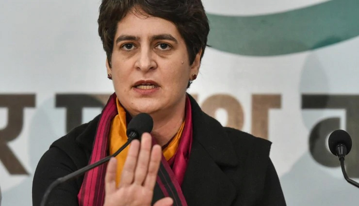 लेटर वार / प्रियंका गांधी ने फिर लिखी चिट्ठी,  बसों को आगरा में एंट्री नहीं दी तो नोएडा कैसे लाएंगे!