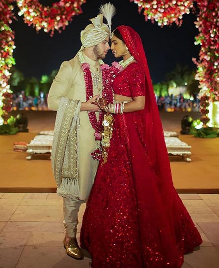 प्रियंका-निक की रिसेप्शन पार्टी में पहुंचे PM मोदी, नवविाहित जोड़े को दी शुभकामनाएं bollywood,priyanka chopra,nick jonas,priyanka nick wedding reception,priyanka nick wedding reception party,narendra modi