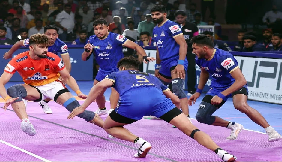 प्रो कबड्डी लीग 12: स्टीलर्स की पल्टन पर रोमांचक जीत, टाइटंस ने थलाइवाज को हराकर की दमदार वापसी