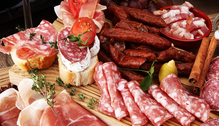 dark-coloured soda,avocados and bananas,canned foods,whole wheat bread and brown rice,packaged,instant and premade meals,diary,oranges and orange juice,processed meats,pickles,olives and relish,tomatoes,food harmful for kidney,kidney tips,Health tips,fitness tips