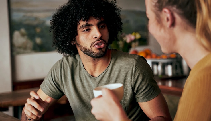 emotional connection in relationships,signs of emotional disconnect,relationship intimacy issues,lack of emotional intimacy,emotional distance in couples,relationship communication,emotional bonding,relationship problems,rebuilding intimacy,emotional health in relationships