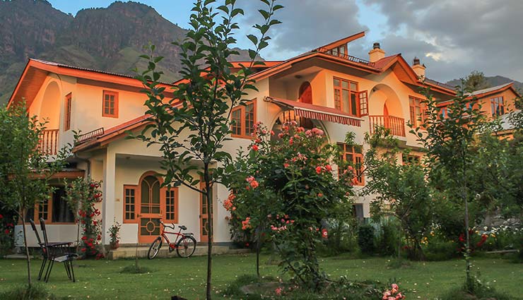 अगर बना रहे है जम्मू-कश्मीर में प्रॉपर्टी खरीदने का प्लान, तो करे थोड़ा और इंतजार 