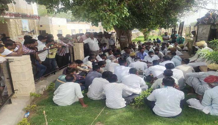 जोधपुर : हाई वोल्टेज करंट प्रवाहित होने से जले बिजली के उपकरण, करंट की चपेट में आने से युवक की मौत