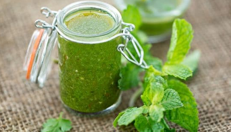 pudine ki chatni recipe,mint chutney recipe,homemade mint chutney,easy pudine ki chatni recipe,authentic pudine ki chatni,quick mint chutney recipe,indian pudine ki chatni,vegan mint chutney,gluten-free pudine ki chatni,healthy mint chutney,spicy mint chutney,mint and coriander chutney recipe,indian condiment recipe,dip recipe,green chutney recipe