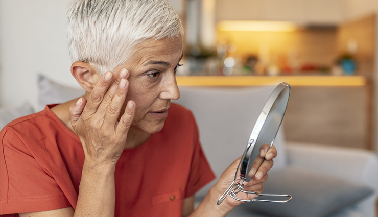 ice cubes,beauty benefits of ice cubes,skin care tips,beauty tips,ice cubes for glowing skin