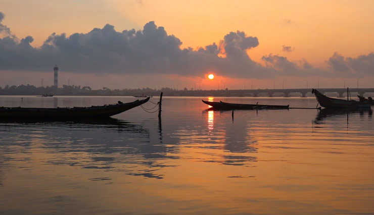 places to visit near chennai in september,best monsoon destinations near chennai,pondicherry travel guide,mahabalipuram attractions,tirupati monsoon travel,pulicat lake bird watching,gingee fort historical sites,kanchipuram temples,yelagiri hills hill station,tharangambadi coastal town,horsley hills scenic spots,kodaikanal hill station,chennai weekend getaways,monsoon trips near chennai,scenic spots near chennai in september