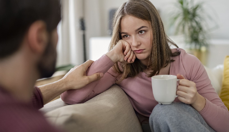 9 Ways To Pull Back in a Relationship and Create Some Distance