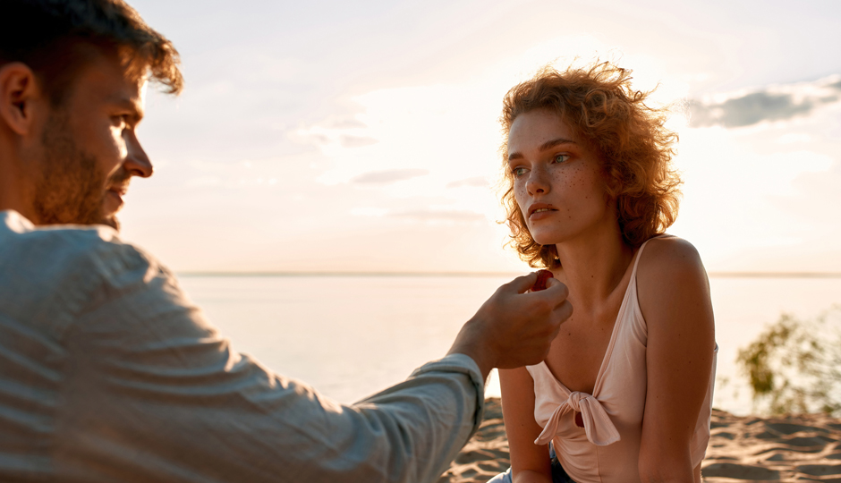 10 Signs a Woman is Pulling Away From You