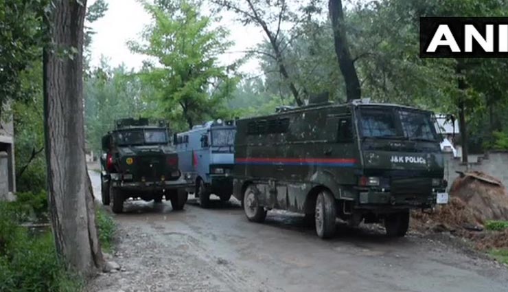 J&K: पुलवामा में सुरक्षाबलों के साथ मुठभेड़ में अब तक 2 आतंकी ढेर, सर्च ऑपरेशन जारी