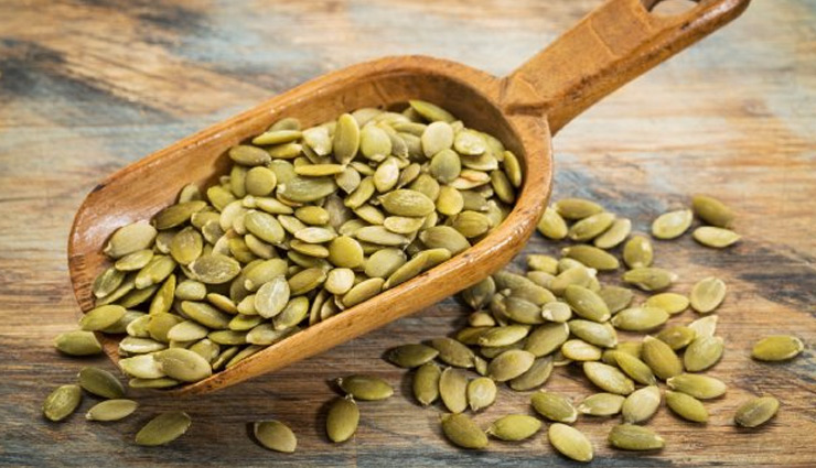 dark chocolate,banana,potato,peanuts,Fatty Fish,pumpkin seeds,food rich in magnesium,magnesium,healthy food,Health tips