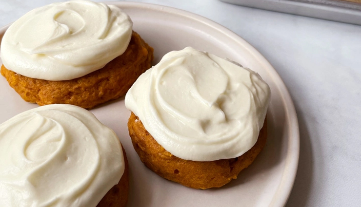 healthy and delicious pumpkin cookies with cream cheese frosting,food,easy recipe