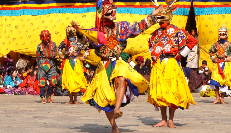 bhutan travel experiences,discovering bhutan essence,unique activities in bhutan,bhutanese cultural heritage,exploring bhutan spiritual sites,adventure in the land of the thunder dragon,bhutan hidden treasures,authentic bhutanese experiences,immersive journey through bhutan,bhutanese festivals and traditions