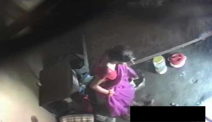 Shocking! 15 महीने के बेटे का गला दबाते CCTV में कैद हुई मां, कहा- भूख की वजह से किया ऐसा 