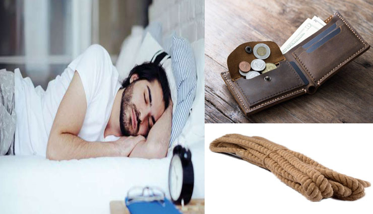 कहीं आप भी तो सोते समय नहीं रखते ये चीजें अपने सिराहने, लेकर आती है नकारात्मकता