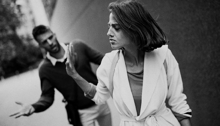 signs to stop pursuing a girl,when to stop pursuing a girl,signs she not interested,reasons to cease pursuing a girl,indicators she not into you,recognizing disinterest in dating,understanding rejection signals,signs she playing hard to get,when to give up on pursuing a girl,recognizing subtle rejection cues