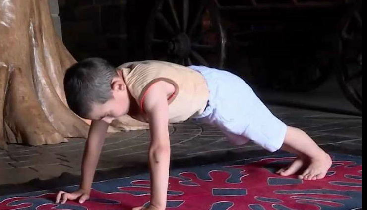 2 घंटे में 3270 पुश-अप लगाकार 6 साल के बच्चे ने बनाया रिकॉर्ड