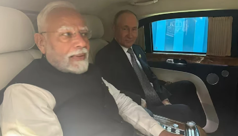 तियानजिन में SCO शिखर सम्मेलन: PM मोदी विश्व नेताओं के साथ फोटो सेशन में शामिल, पुतिन के साथ एक ही कार में सवार