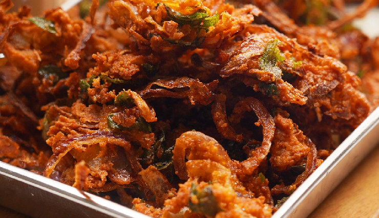 pyaz ke pakode,onion fritters,indian snack recipe,pakora recipe,onion bhaji,indian street food,crispy onion fritters,easy pakora recipe,tea-time snack,vegetarian appetizer
