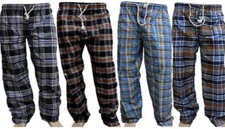 सार्वजनिक जगह पर पायजामे पहने लोगों के साथ अधिकारियों ने किया कुछ ऐसा, फूटा लोगों का गुस्सा