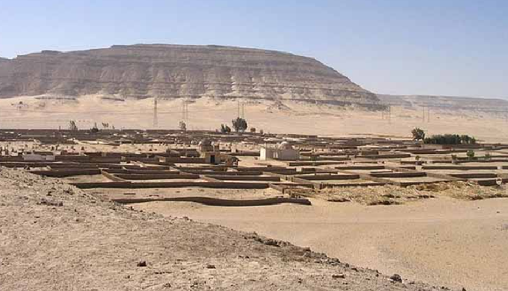 egypt famous pyramids,top pyramids in egypt,famous egyptian pyramids,ancient egypt pyramid sites,iconic pyramids in egypt,egypt renowned pyramid structures,historic pyramids of egypt,must-visit pyramids in egypt,egypt pyramid landmarks,exploring egypt famous pyramids