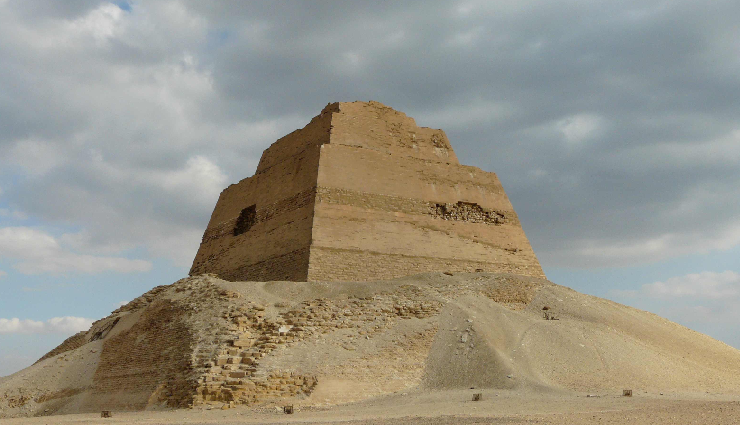 egypt famous pyramids,top pyramids in egypt,famous egyptian pyramids,ancient egypt pyramid sites,iconic pyramids in egypt,egypt renowned pyramid structures,historic pyramids of egypt,must-visit pyramids in egypt,egypt pyramid landmarks,exploring egypt famous pyramids