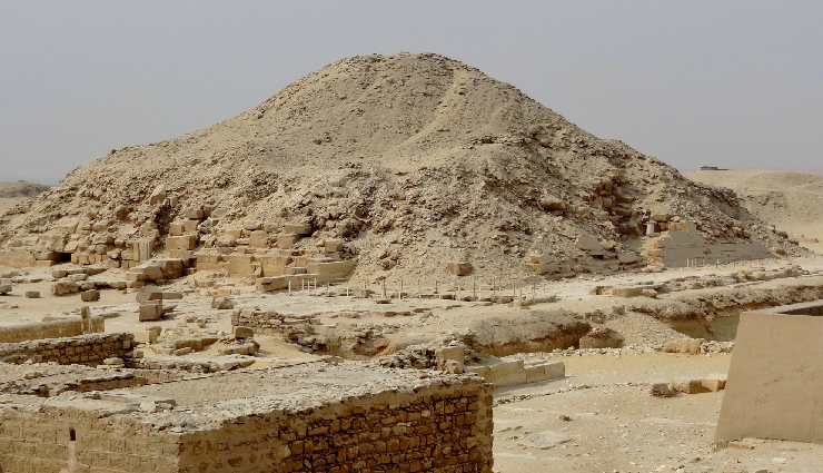 egypt famous pyramids,top pyramids in egypt,famous egyptian pyramids,ancient egypt pyramid sites,iconic pyramids in egypt,egypt renowned pyramid structures,historic pyramids of egypt,must-visit pyramids in egypt,egypt pyramid landmarks,exploring egypt famous pyramids