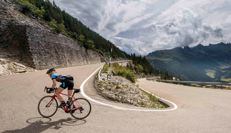 विश्व के 10 सर्वोत्तम साइक्लिंग स्थल, जहाँ साइकिल चलाकर रोमांचित होता है साइकलिस्ट best cycling destinations,top cycling travel spots,ultimate bike-friendly destinations,cycling paradise locations,top-rated cycling vacation spots,ideal places for cycling enthusiasts,must-visit destinations for cycling lovers,cycling adventure travel locations,premier cycling tour destinations,popular cycling holiday spots