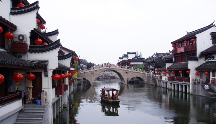 shanghai,places to visit in shanghai,shanghai tourism,tourist places in shanghai,the bund,propaganda poster art centre,qibao,fuxing park,huangpu,lujiazui skyline,m50,travel,holidays,travel guide