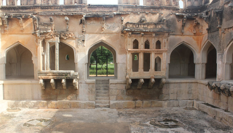 karnataka,karnataka tourist places,honeymoon in karnataka,honeymoon in hampi,hampi tourist plaes,virupaksha temple,elephant stables hampi,queens bath hampi,matanga hill hampi,lotus mahal hampi,monolithic bull hampi,best time to visit hampi,how to reach hampi,best time to reach hampi,hampi tourism,holidays,travel,india tourism,tourist places in india